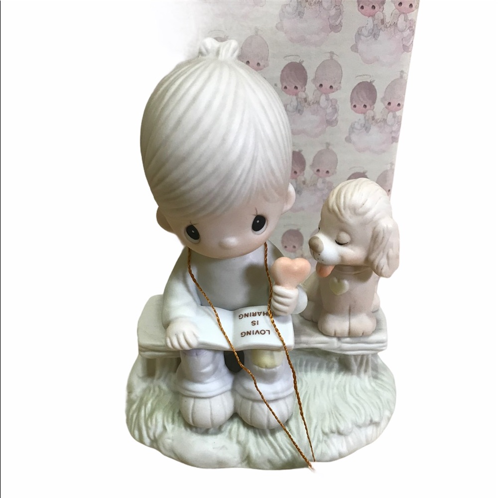 🌸Precious Moments Loving is Sharing 4.5”